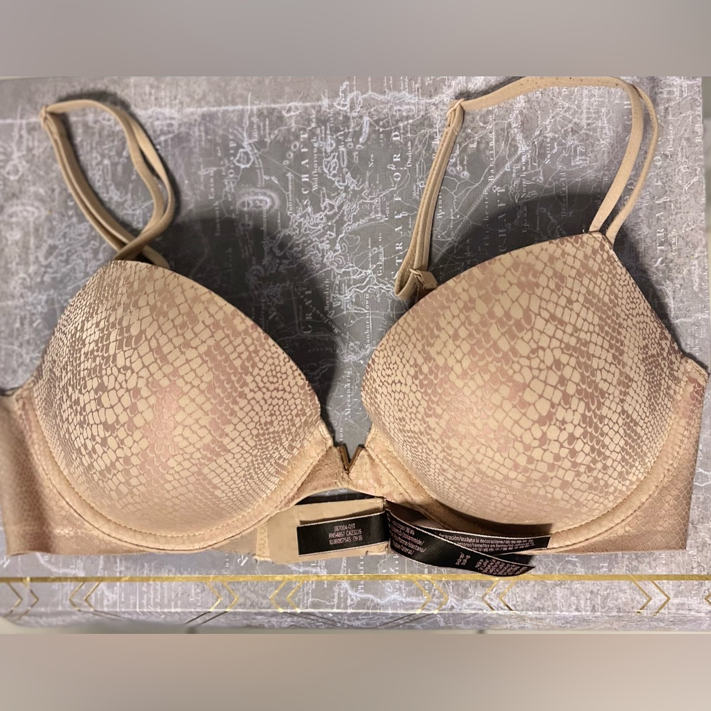 Victoria Secret 32D Sexy Illusions push up bra